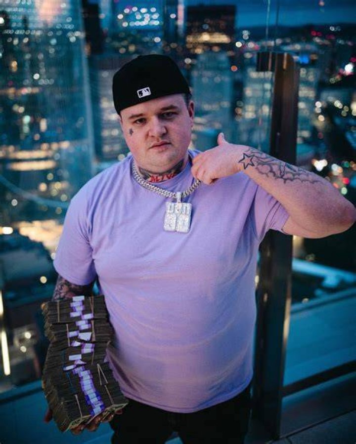1090 Jake Net Worth and Income Source