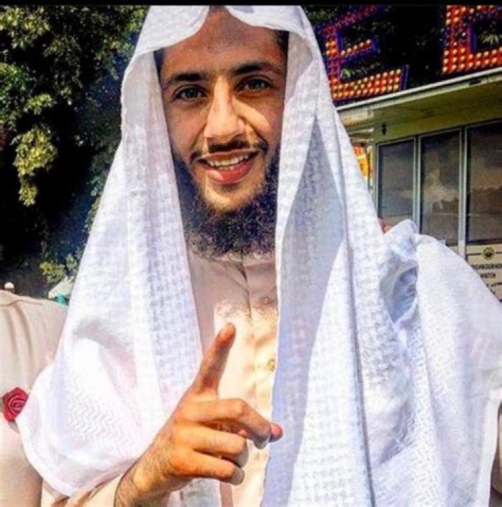 Akhi Ayman Net Worth