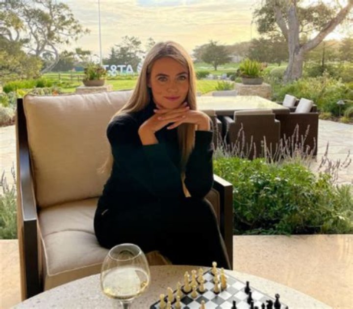 Alexandra O'Laughlin Net Worth 2024