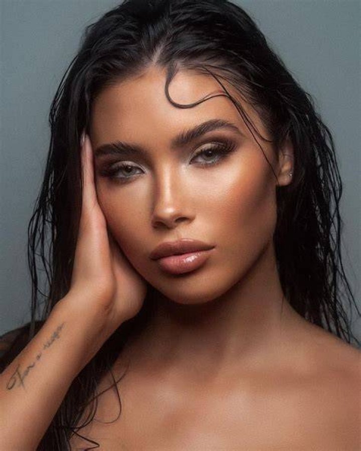 alexis braun physical appearance