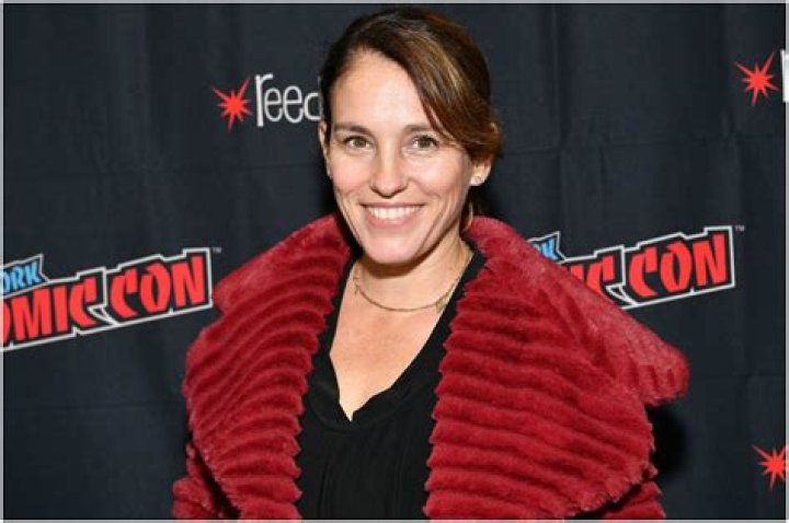 Amy Jo Johnson Net Worth