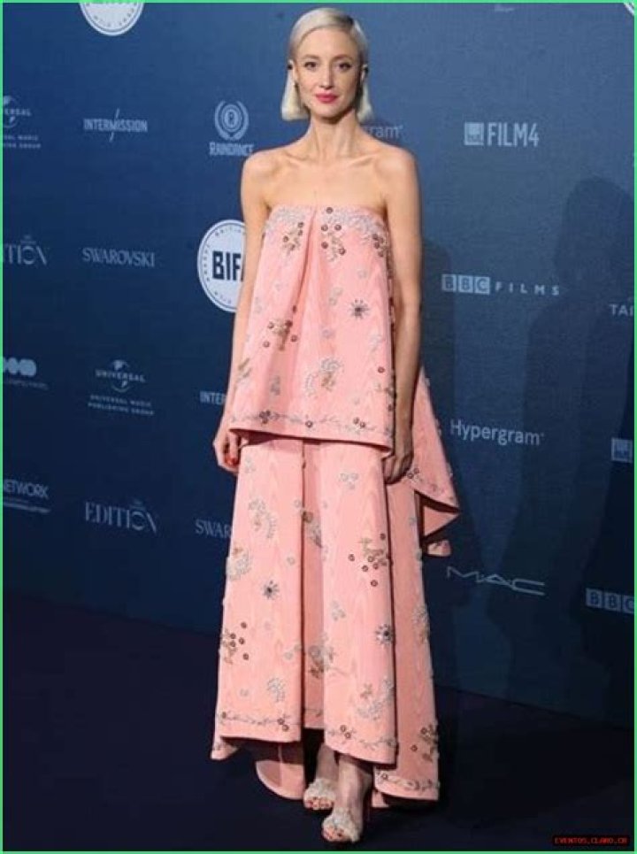 Andrea Riseborough Height