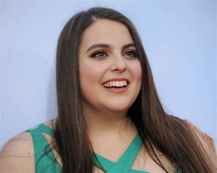 Beanie Feldstein 