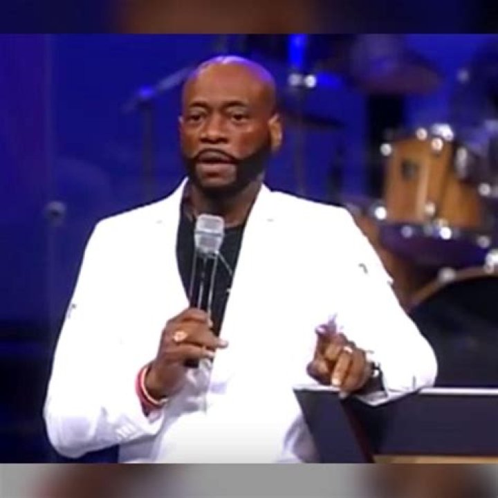Bishop Eddie Long's Education and Early Career Bishop Eddie Long's Education and Early Career