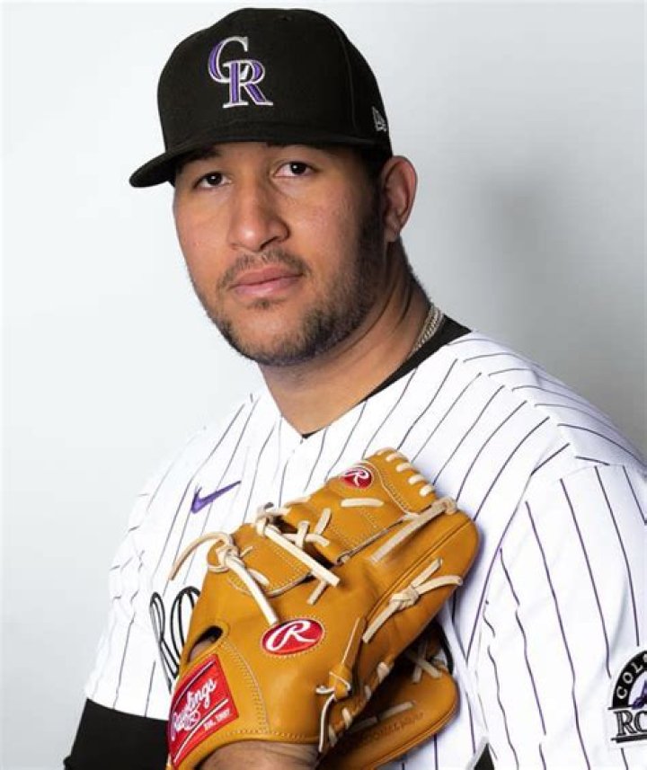 Carlos Estévez Net Worth
