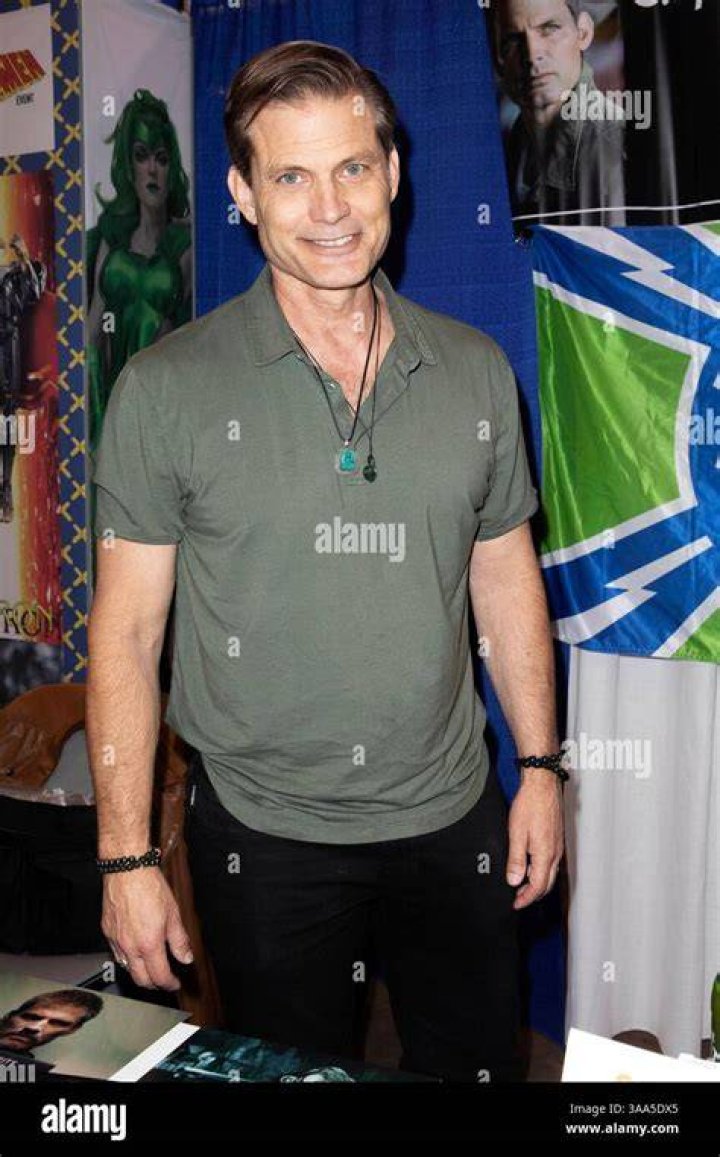 Casper Van Dien Height
