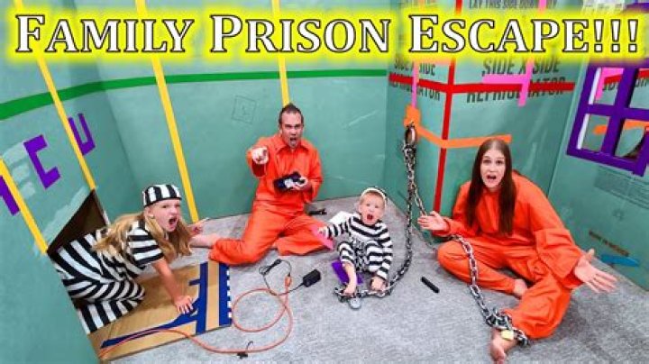 Daddy Daughter Prison Escape!!! - songs 40 year olds like