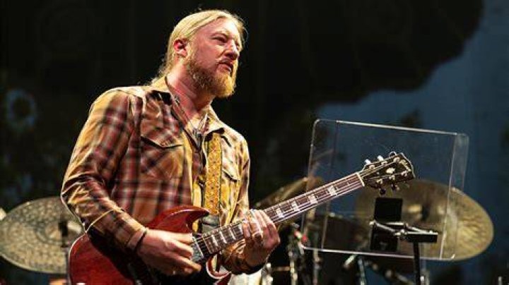Derek Trucks MUST KNOW Open E Slide Lesson - rock songs played in open e tuning