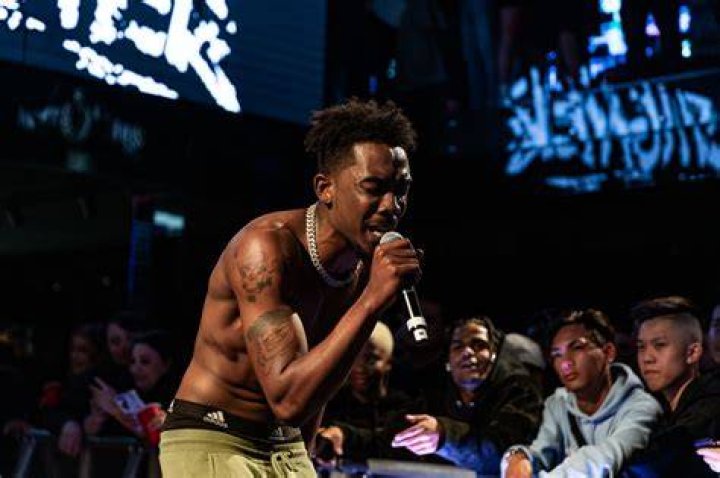 Desiigner performing