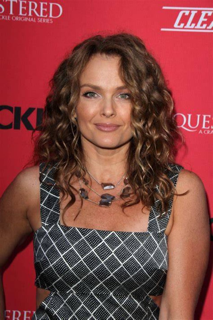 Dina Meyer