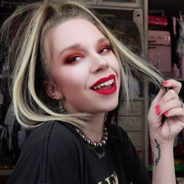 Grav3yardgirl Grav3yardgirl