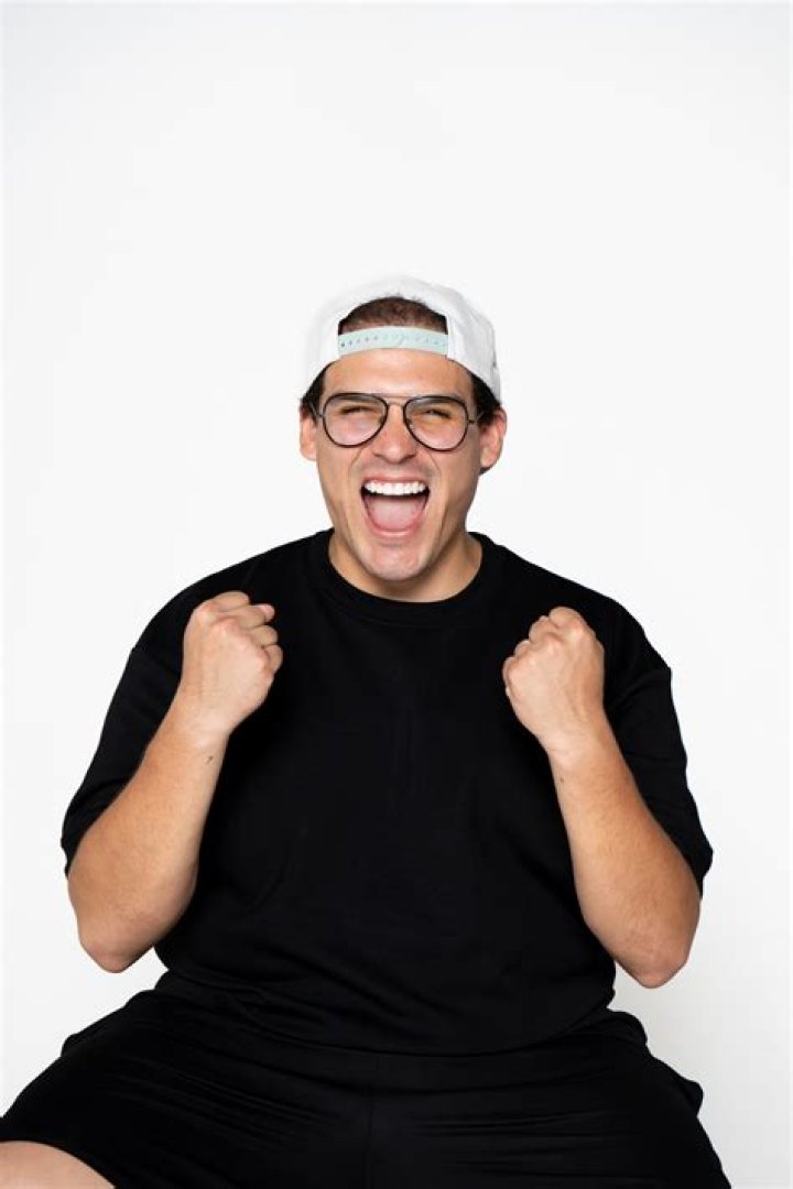 Gus Zapiain Net Worth