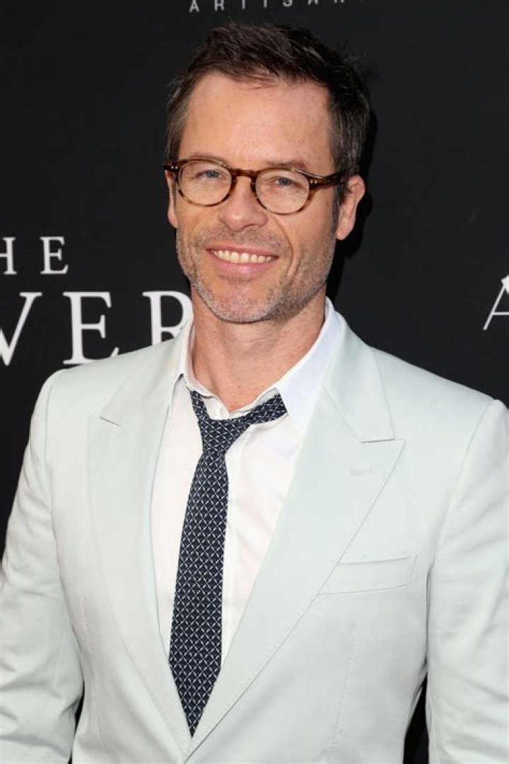 guy pearce financial status