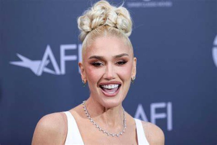 Gwen Sebastian Net Worth