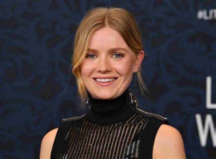 Hadley Robinson Net Worth 2024