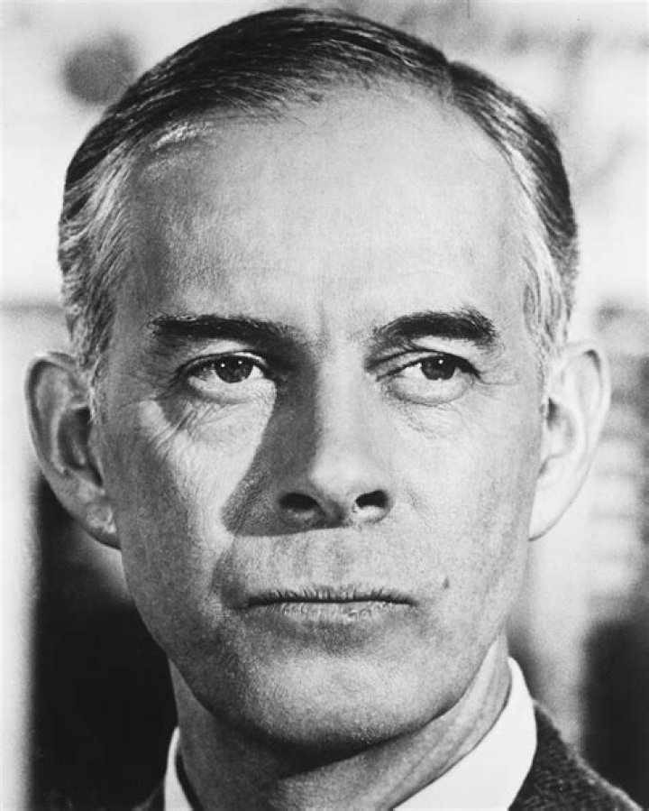 Harry Morgan Height