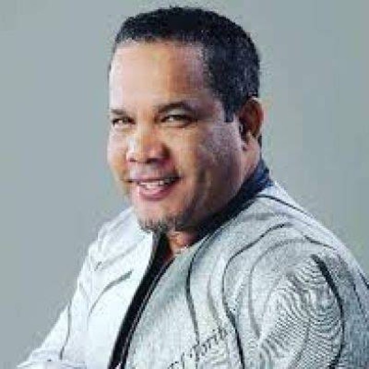 Héctor Acosta Net Worth