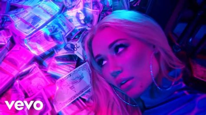 Iggy Azalea - Kream ft. Tyga - song omg ronny