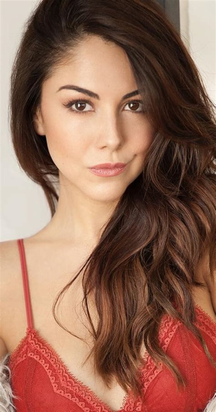 Ilean Almaguer Net Worth