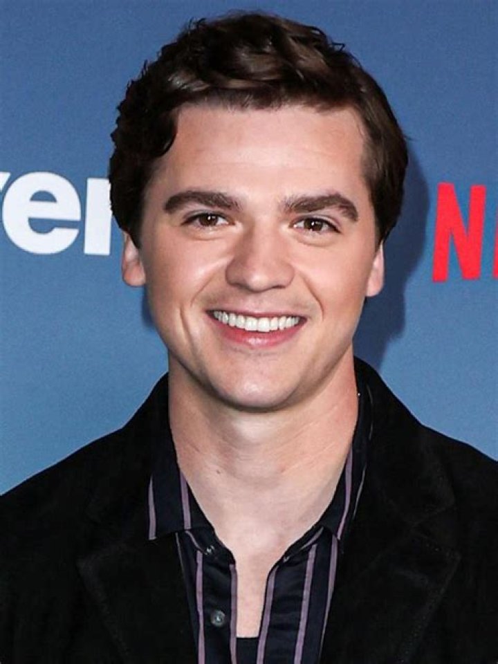 Joel Courtney Net Worth