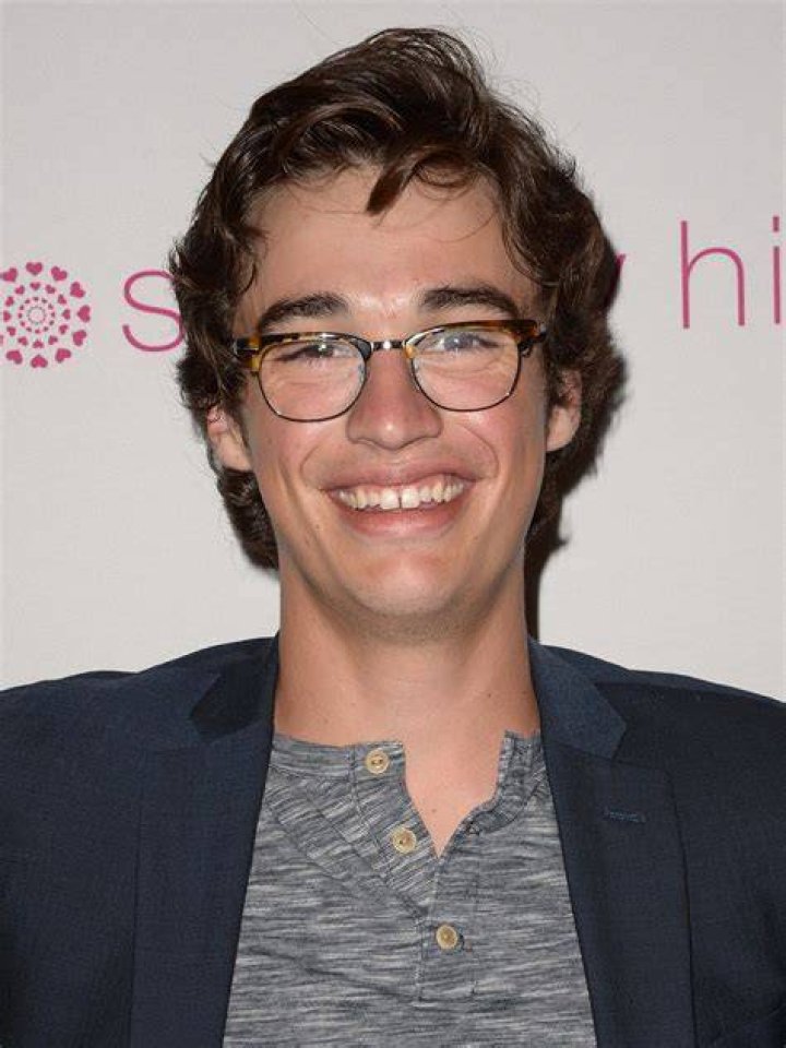 Joey Bragg
