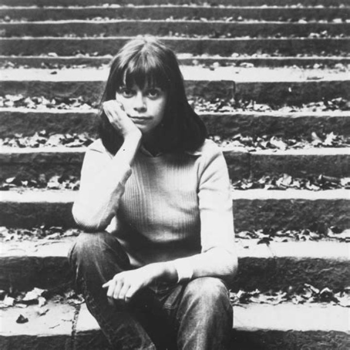 joyce maynard height