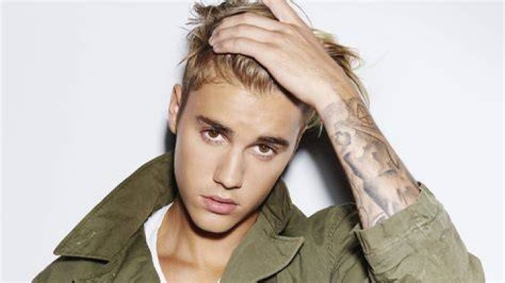 Justin Bieber - Most Famous Singers from Canada