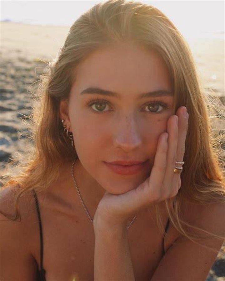 Justine Ouellet Net Worth