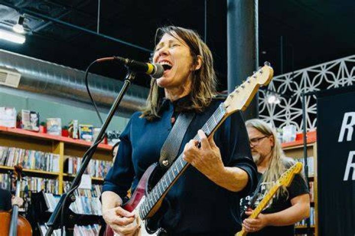Kim Deal Net Worth