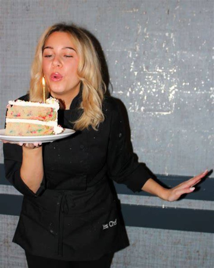Meet Kristen Weidlein From Holiday Baking Championship, Age Boyfriend And Net Worth Kristen Weidlein