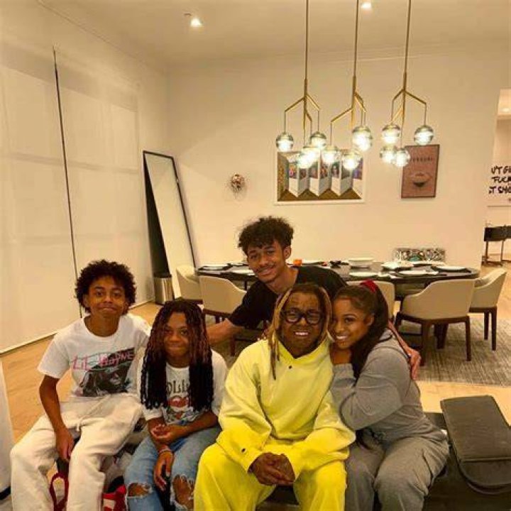 Lil Wayne with his kids