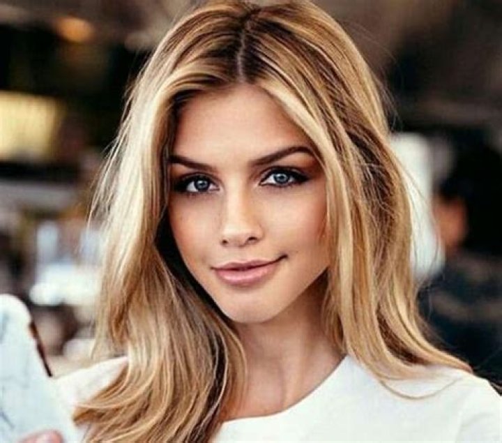 Marina Laswick height, weight, and physical features Marina Laswick height, weight, and physical features