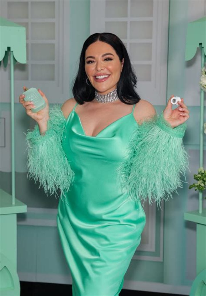 Mona Monica Kattan Net Worth