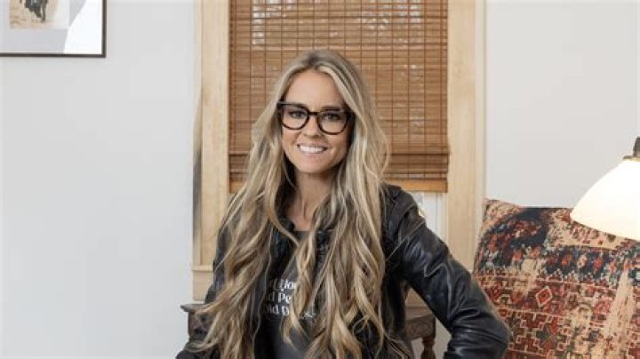 Nicole Curtis