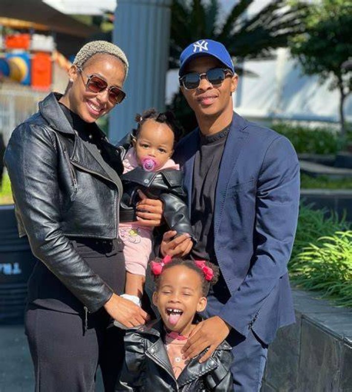 Oros Mampofu Net Worth