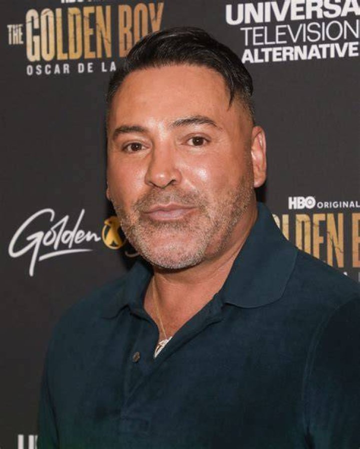 Oscar De La Hoya - From Boxing to Wrestling Oscar De La Hoya - From Boxing to Wrestling