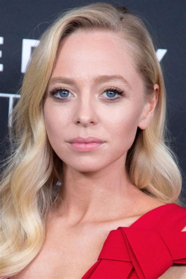 Portia Doubleday Height