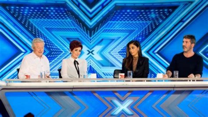 respect#short#respectshorts - x factor judge breaks guitar russia