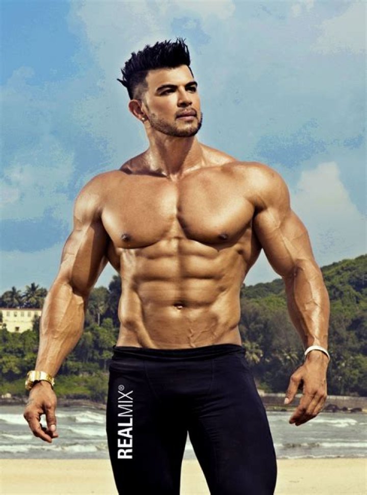 Sahil Khan body