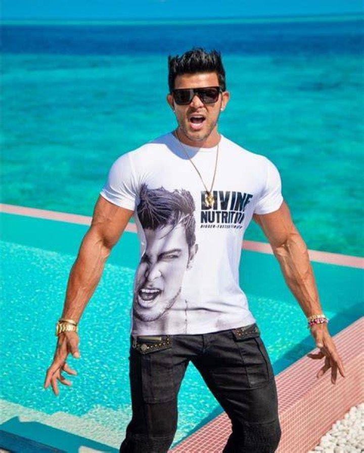 Sahil Khan height