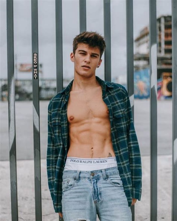 Sean Cavaliere Sean Cavaliere