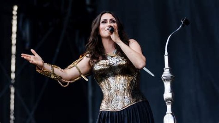Sharon den Adel
