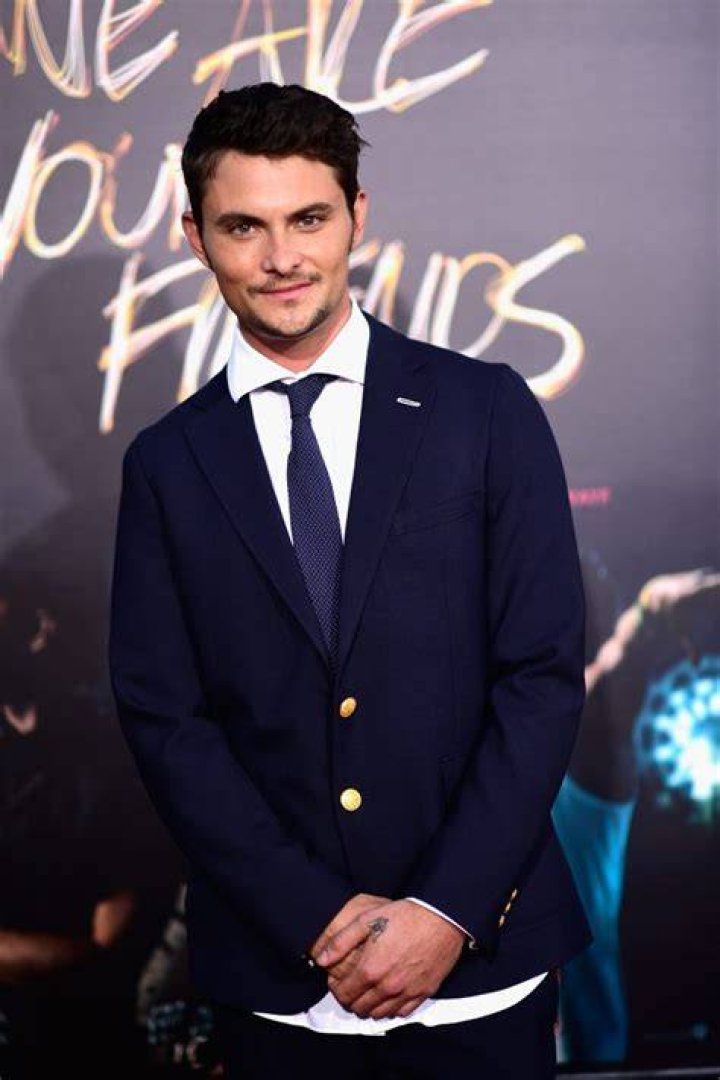 Shiloh Fernandez Net Worth