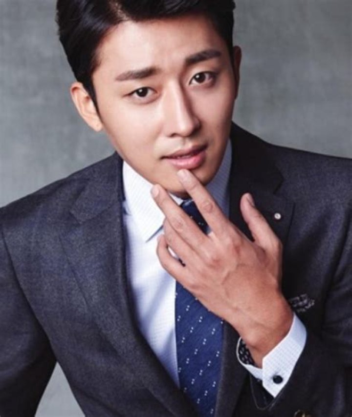 Son Ho jun Net Worth 2024