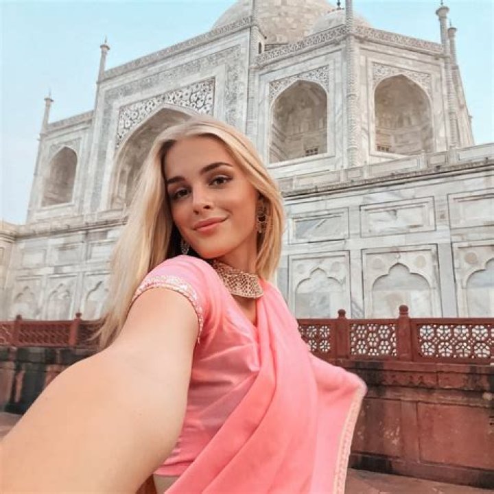 Sophia Lee