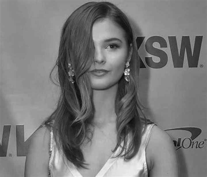 Stefanie Scott Net Worth