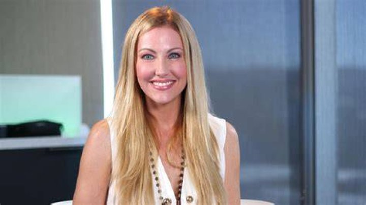 Stephanie Hollman Age, Net Worth, Height, House, Bio 2 Stephanie Hollman Net Worth