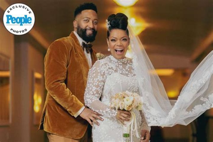Yvette Nicole Brown with her rumored boyfriend Zachary Levi.