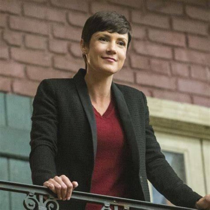 Zoe McLellan