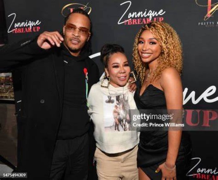 Zonnique Jailee Pullins Solo Career and Achievements Zonnique Jailee Pullins Solo Career and Achievements